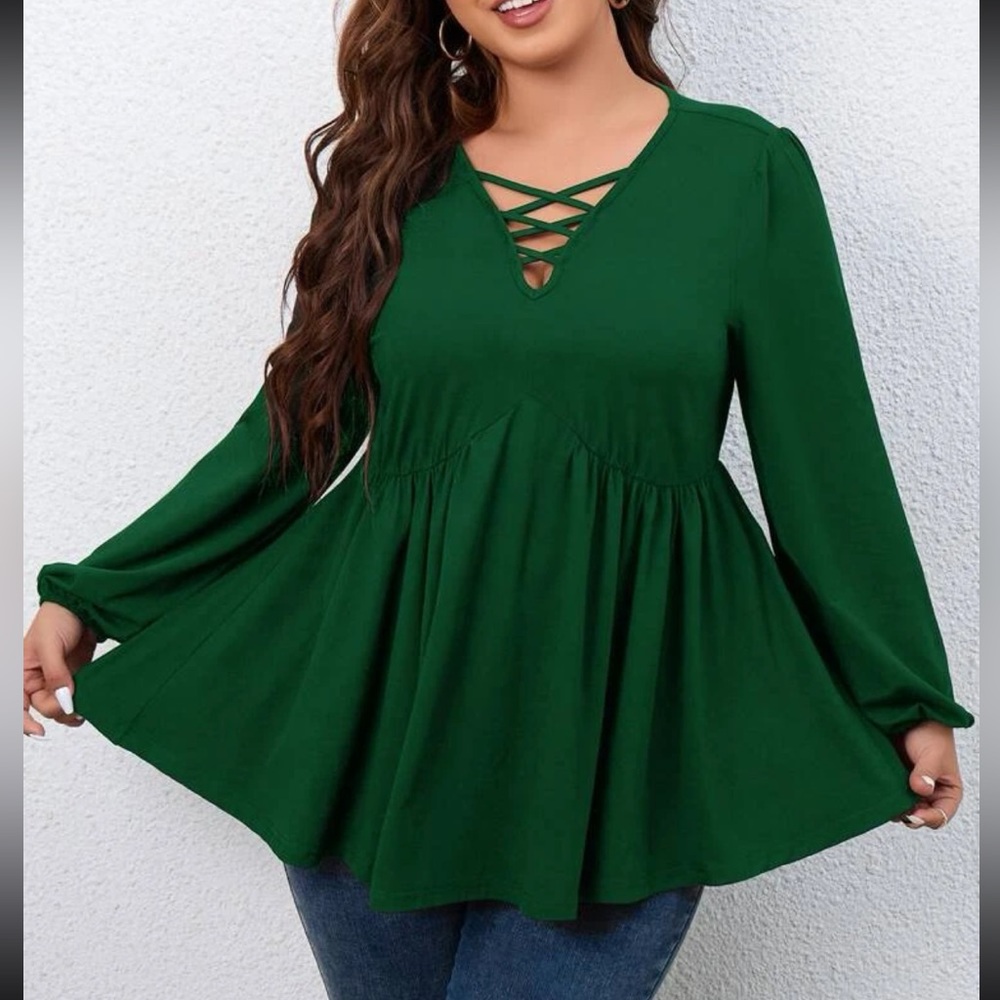 ✨ 3 for $35 ✨ SHEIN Green Criss Cross Front Lantern Sleeve Peplum Tee